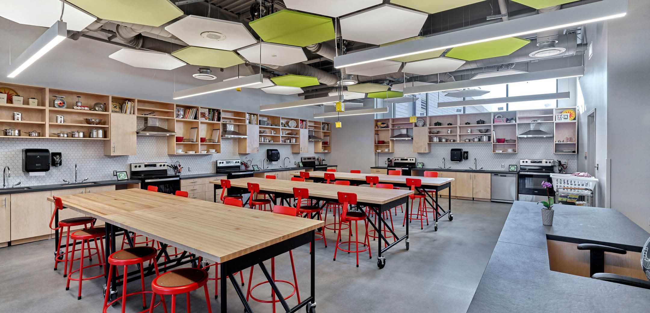 Education Classroom with Lab Space and Sinks